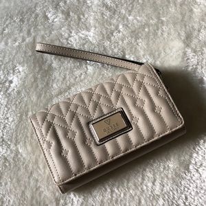 Guess wristlet